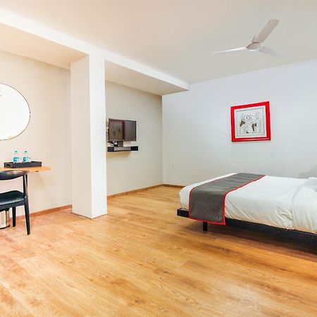 Super Townhouse Rcc Sunrise Hotel Hyderabad Eksteriør billede