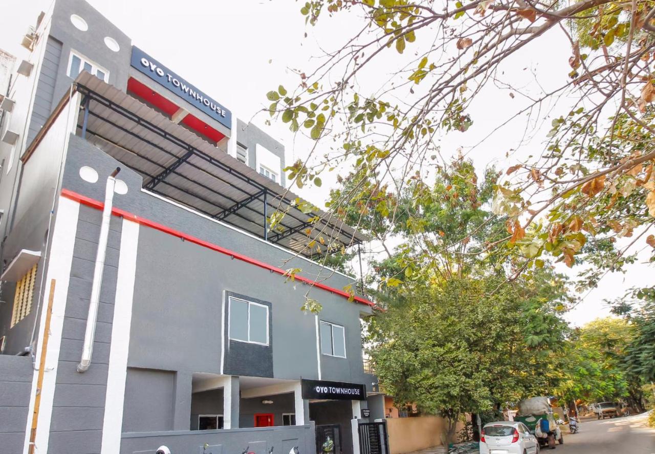 Super Townhouse Rcc Sunrise Hotel Hyderabad Eksteriør billede