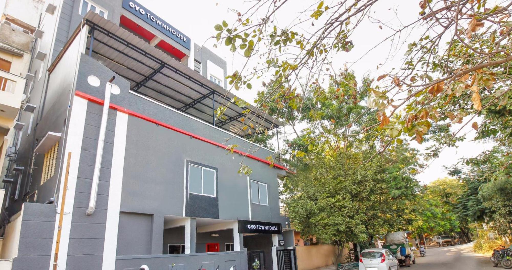 Super Townhouse Rcc Sunrise Hotel Hyderabad Eksteriør billede
