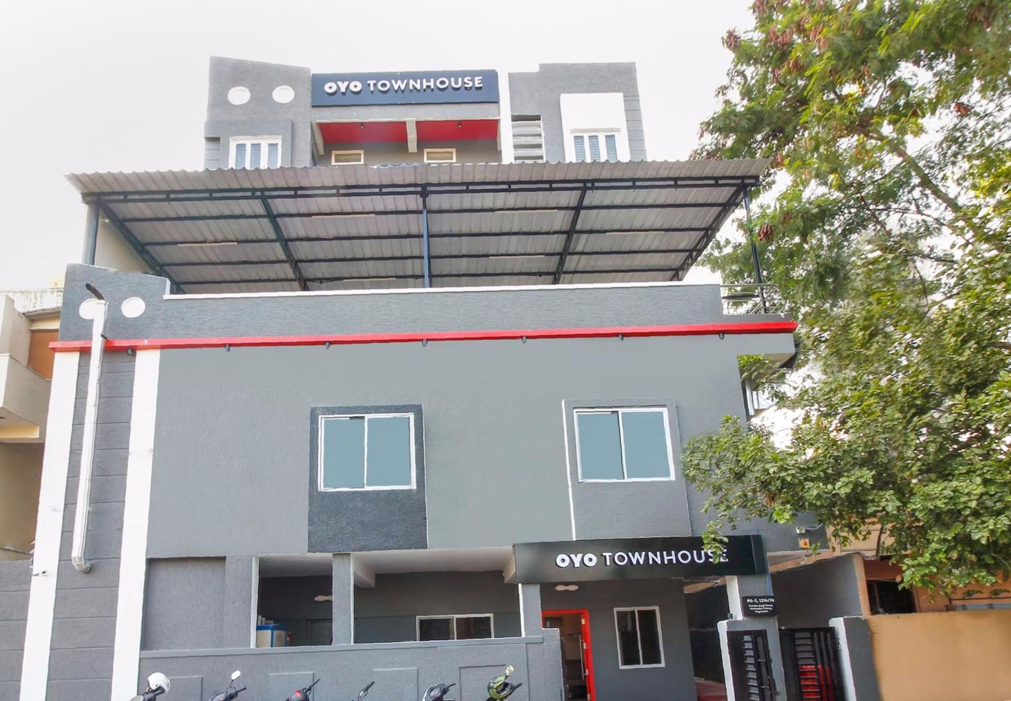 Super Townhouse Rcc Sunrise Hotel Hyderabad Eksteriør billede