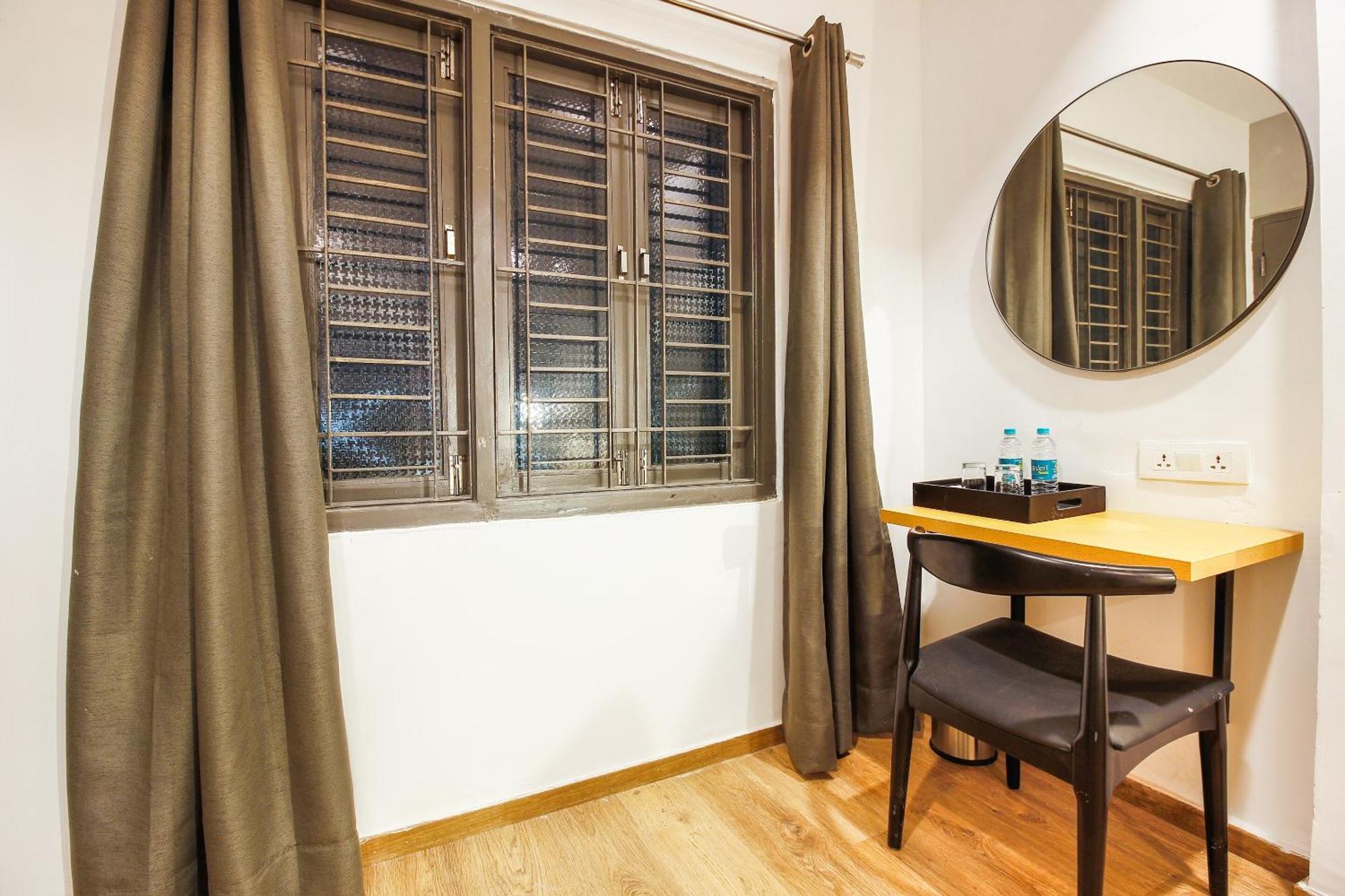 Super Townhouse Rcc Sunrise Hotel Hyderabad Eksteriør billede