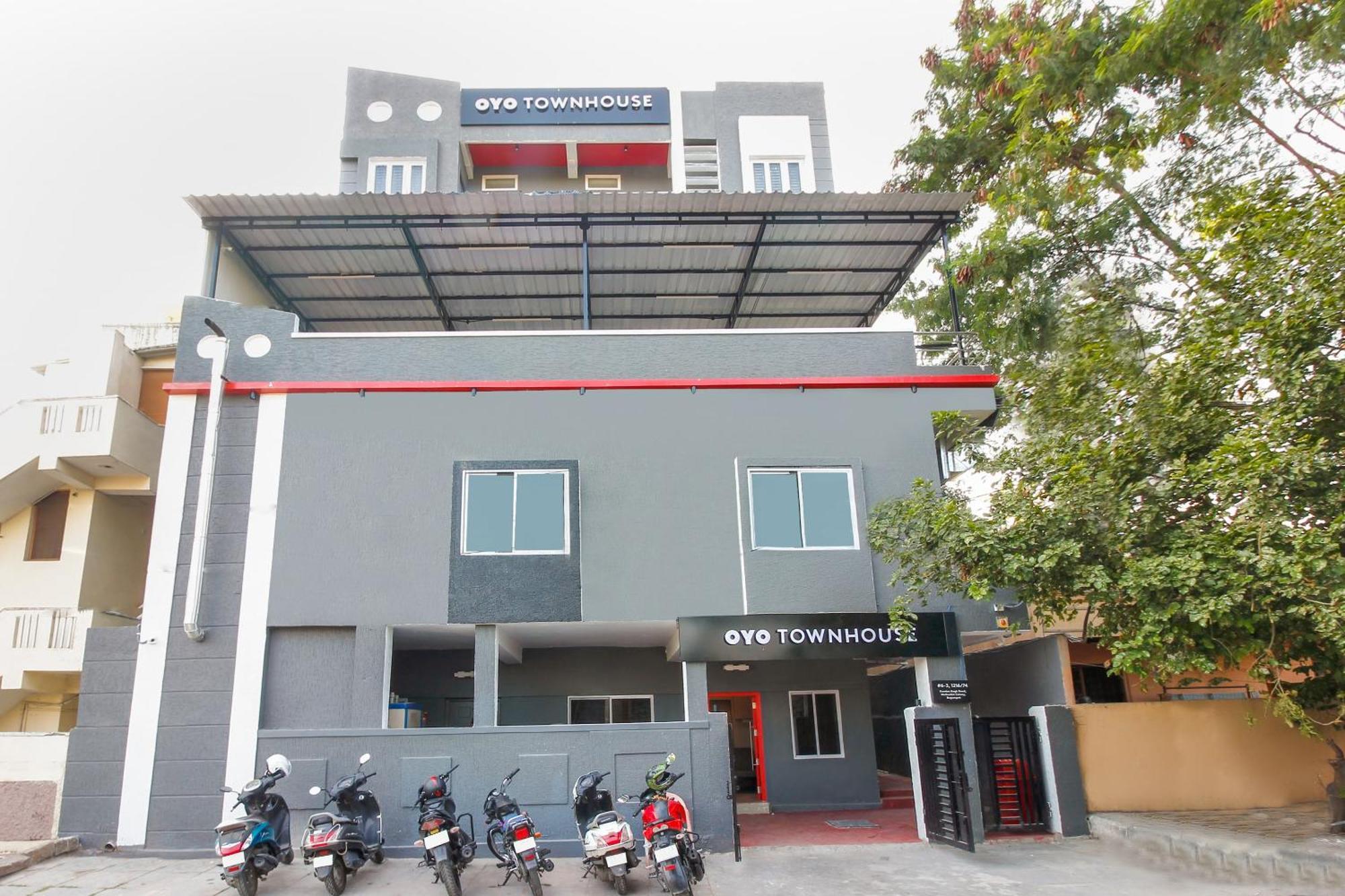 Super Townhouse Rcc Sunrise Hotel Hyderabad Eksteriør billede